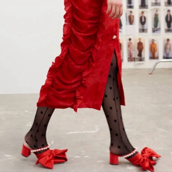 Mother of Pearl Red chiffon skirt with pearls - Picture 3 of 3